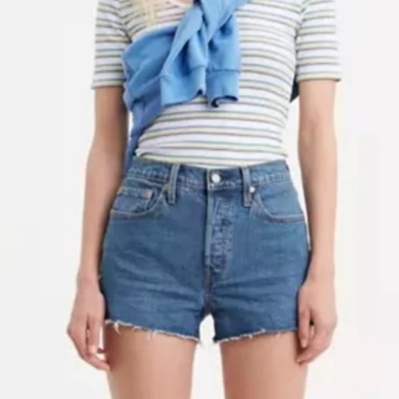 Levi's Women's 501 High Rise Buttonfly Cut Off Jean Shorts. Size 31. NWT - Picture 1 of 14